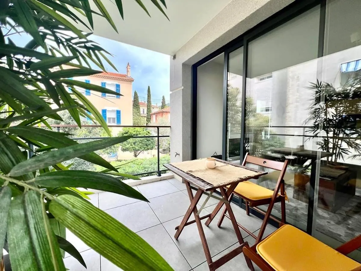 B035 Magnifique Appartement Neuf A Deux Pas Du Centre contacts